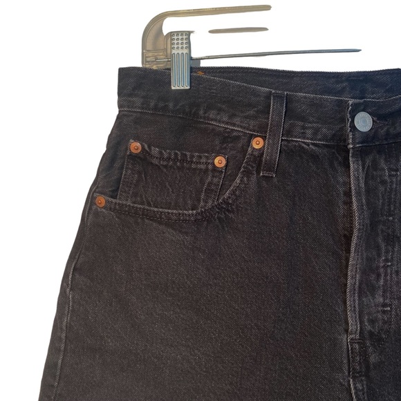 Levi’s Women’s Black 501 Frayed High Waisted Shorts Size 30 - Picture 4 of 11